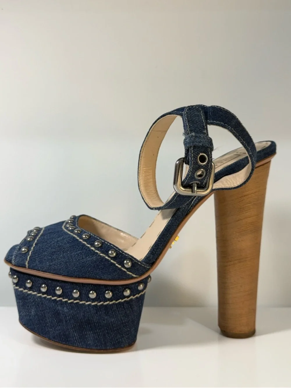 Prada bold iconic